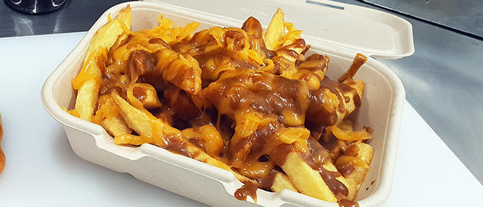 Chips, Cheese & Curry Sauce 